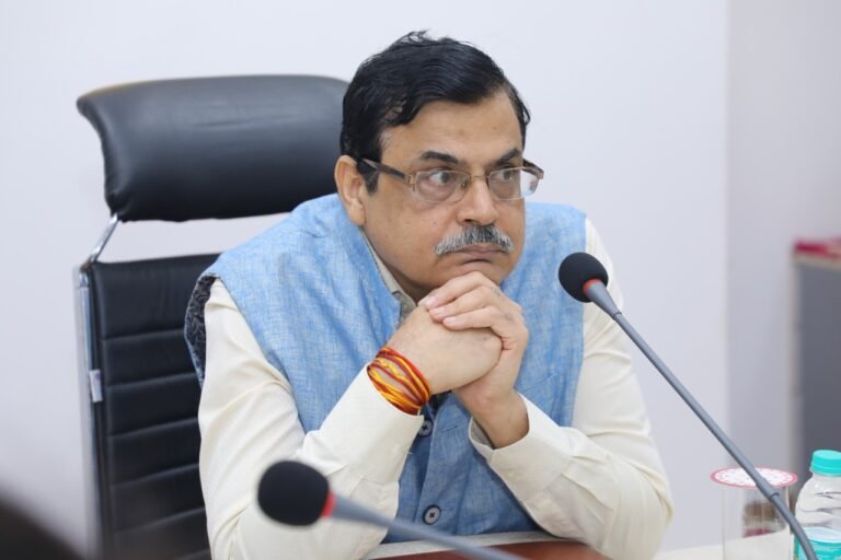 Govt expects 'fabulous' response to revamped I-T regime: CBDT chief 4 Central Board of Direct Taxes (CBDT) Chairman Nitin Gupta