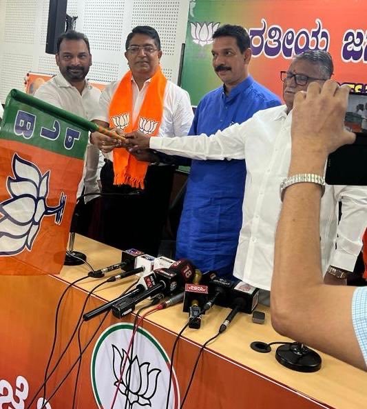 Ex-Bengaluru Top Cop Bhaskar Rao Quits AAP, Joins BJP