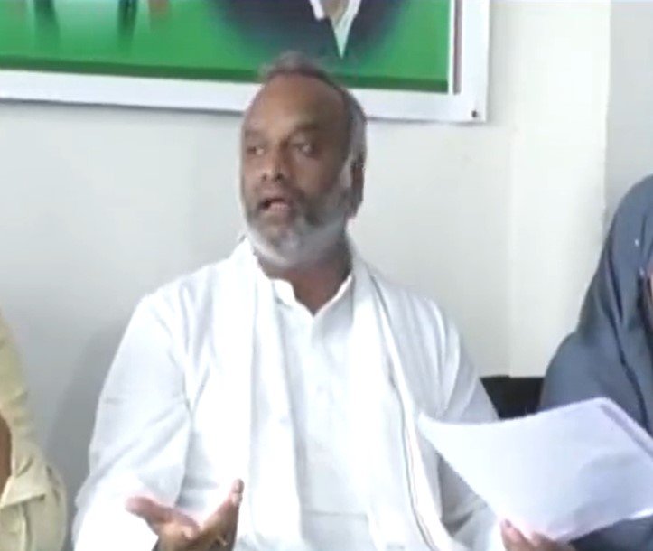 Congress president Mallikarjun Kharge’s son Priyank calls Modi ‘nalayak’ 1 Congress president Mallikarjun Kharge’s son Priyank calls Modi ‘nalayak’