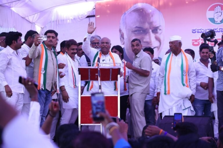 Kharge attacks Modi, says only his 'jacket' is famous & he changes it four times daily