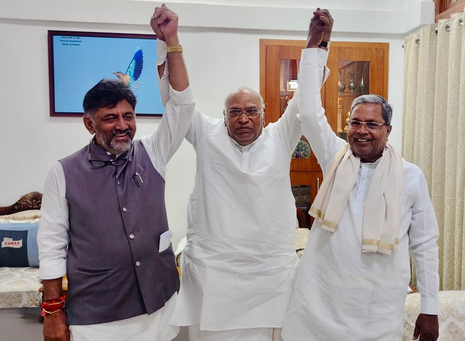 K'taka CM, Dy CM to leave for Delhi on Wednesday, likely to discuss cabinet expansion with Cong leadership 1 K'taka CM, Dy CM to leave for Delhi on Wednesday, likely to discuss cabinet expansion with Cong leadership