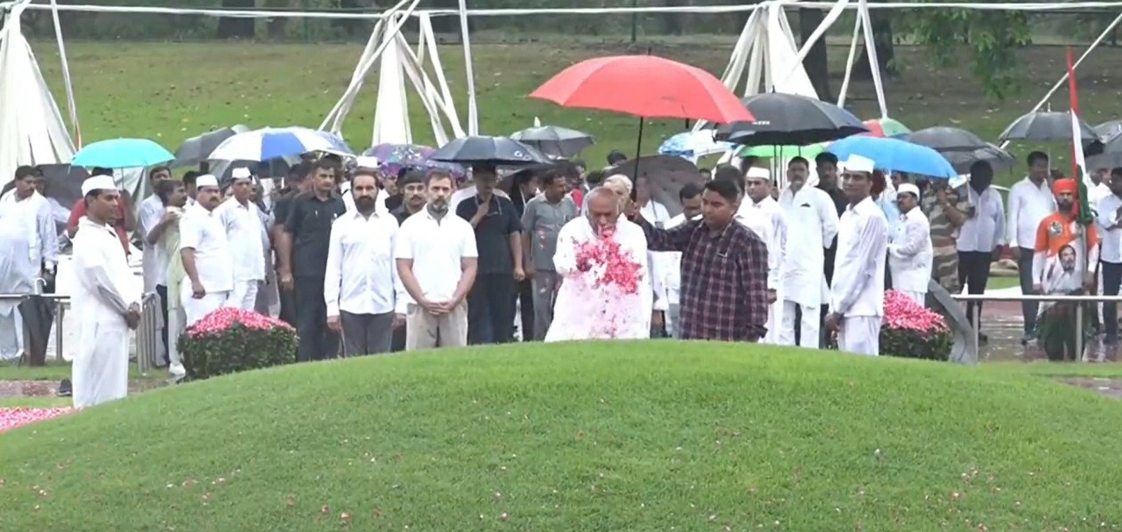 Congress pays tribute to former PM Jawaharlal Nehru on his 59th death anniversary