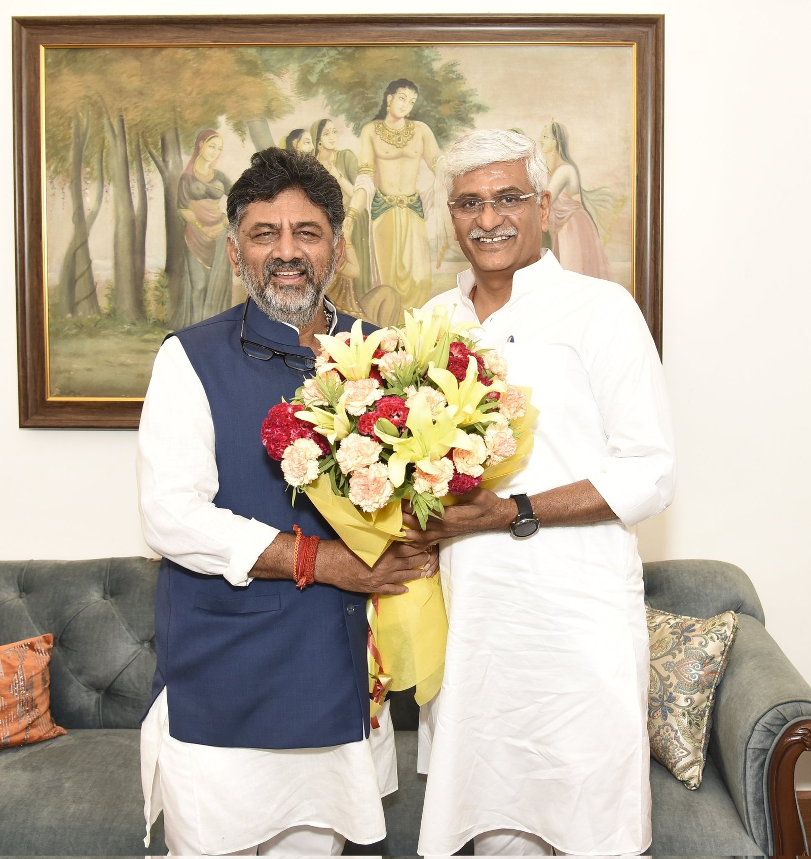 Karnataka Dy CM meets Union Jal Shakti minister, discusses pending state projects