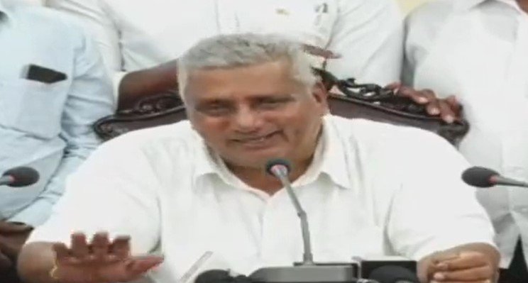 Cong reprimands K'taka minister for his views on state's anti-cow slaughter law