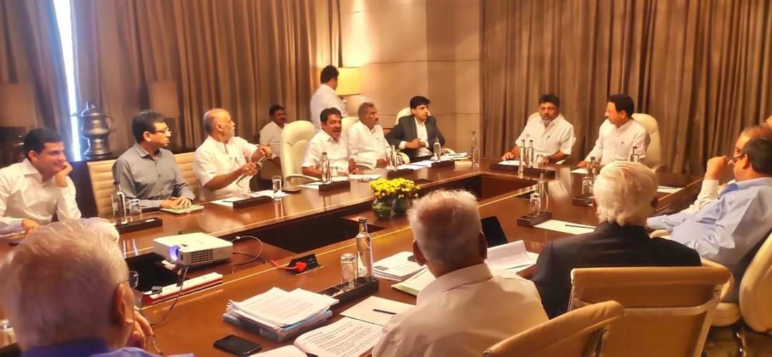BJP questions Surjewala's presence in meeting of DCM Shivakumar and state officials 1 BJP questions Surjewala's presence in meeting of DCM Shivakumar and state officials