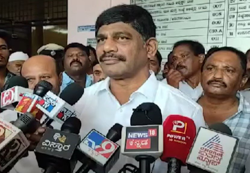 Undecided about contesting LS polls, ready to make way for others: Cong MP D K Suresh 1 Undecided about contesting LS polls, ready to make way for others: Cong MP D K Suresh