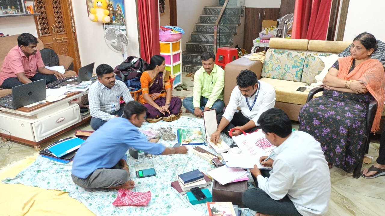 Lokayukta police raids the office, premises of 15 govt offices in DA cases