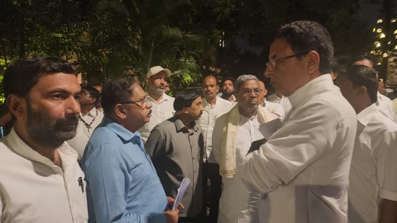 Karnataka: CM Siddaramaiah, state in-charge Surjewala take stock of preparations for 2nd Oppn Unity meet 1 Karnataka: CM Siddaramaiah, state in-charge Surjewala take stock of preparations for 2nd Oppn Unity meet