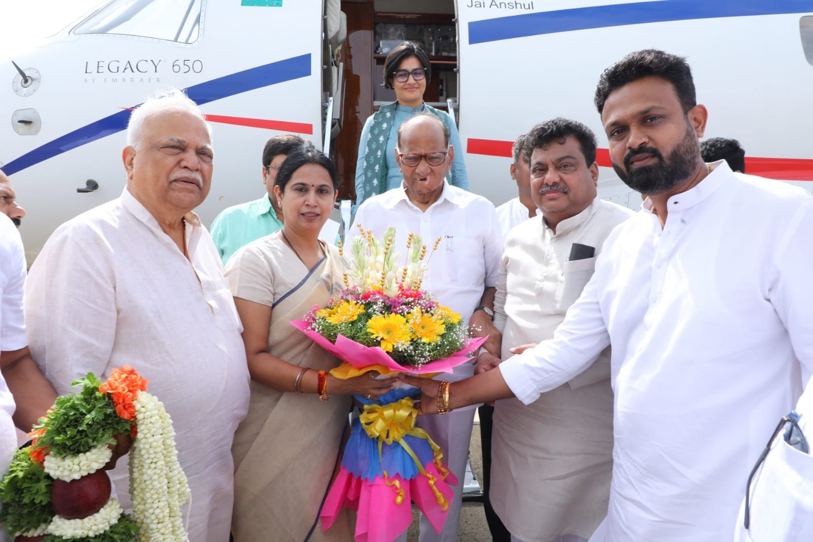 Sharad Pawar reaches Bengaluru to take part in opposition meeting