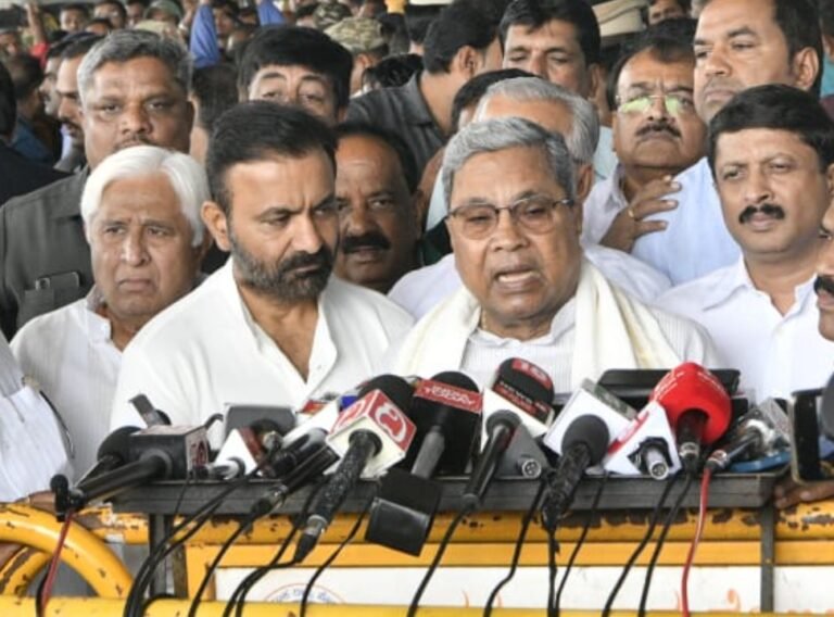 Karnataka CM, Cabinet colleagues to tour rain-hit districts to assess situation 10 Karnataka CM, Cabinet colleagues to tour rain-hit districts to assess situation