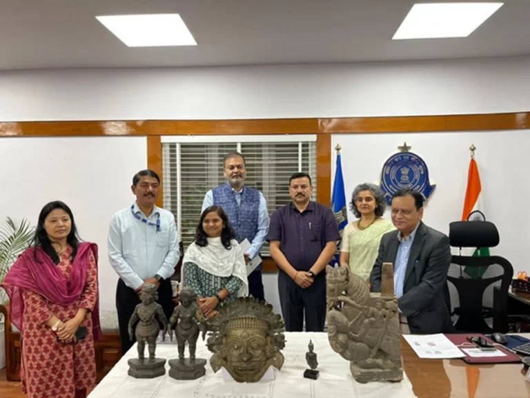 Karnataka: Customs Dept hands over seized antiques to Archaeological Survey of India
