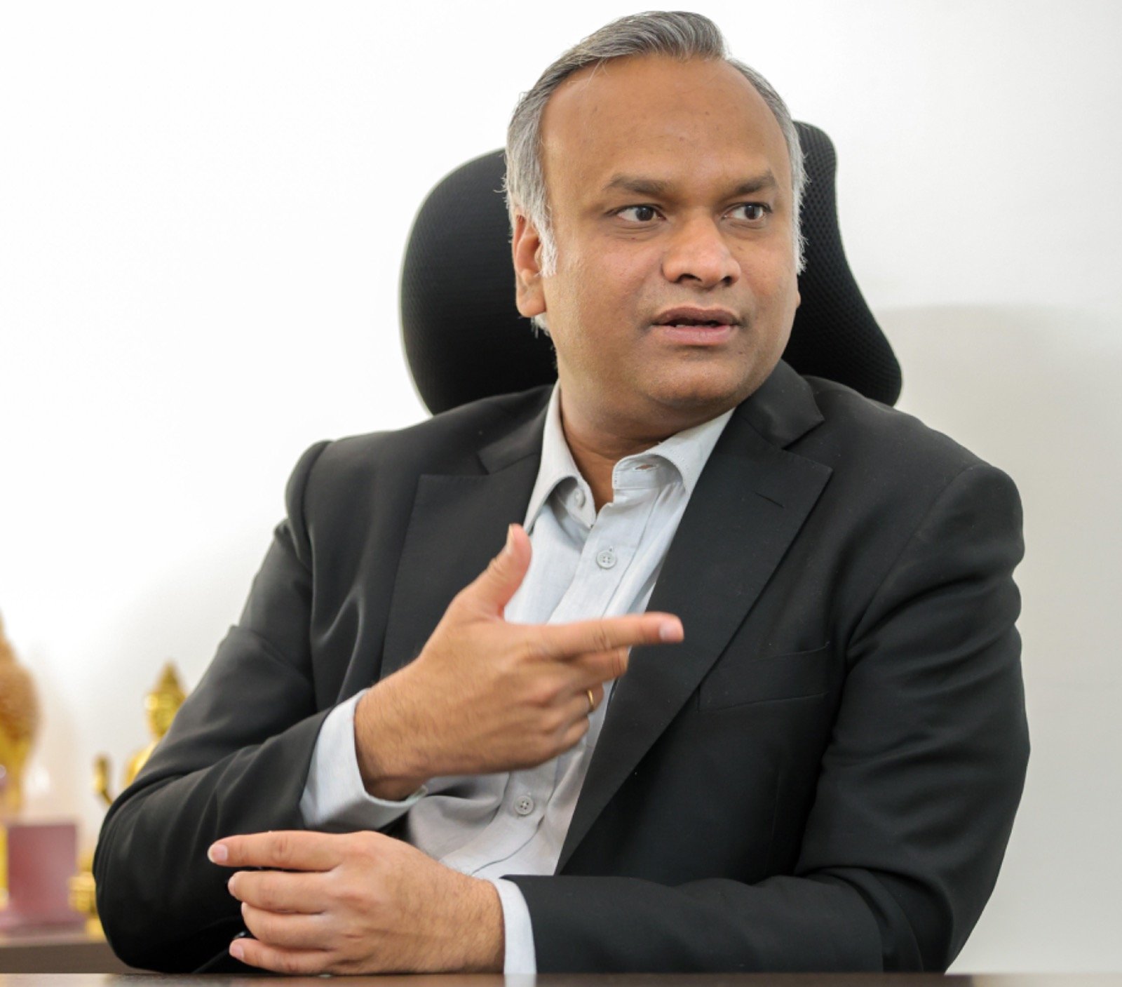 Karnataka HC summons Minister Priyank Kharge in election petition case