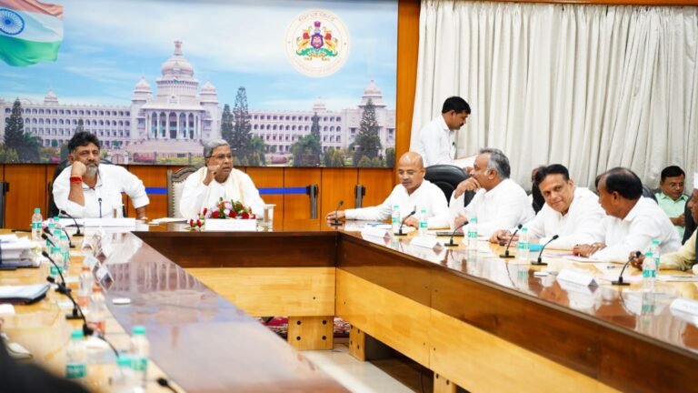 Karnataka CM meets Congress MLAs for second day amid brewing discontent 7 Karnataka CM meets Congress MLAs for second day amid brewing discontent
