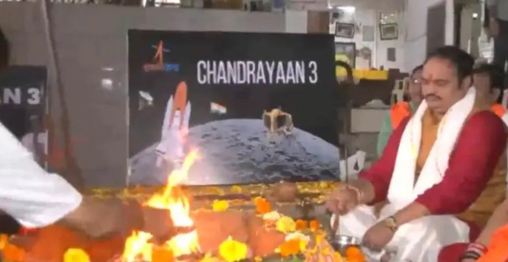 Prayers across world and in India for successful moon landing of Chandrayaan-3 1 Prayers across world and in India for successful moon landing of Chandrayaan-3