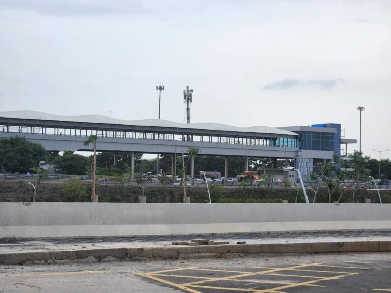 New elevated walkway for passengers opened at KIA 10 New elevated walkway for passengers opened at KIA