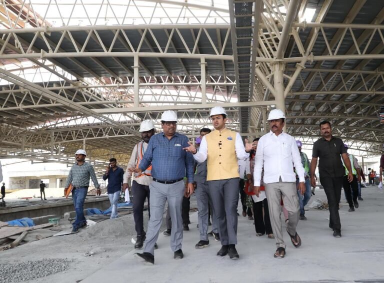 Bengaluru South MP Tejasvi Surya inspects Metro's Yellow Line, urges timely completion of work 1 Bengaluru South MP Tejasvi Surya inspects Metro's Yellow Line, urges timely completion of work