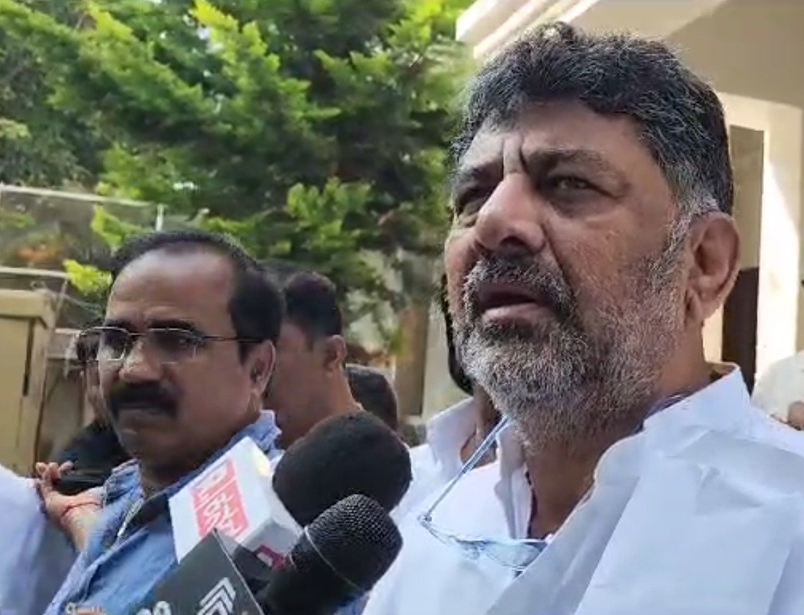 Big news in Karnataka! I know about a team from BJP trying to bring down government: Karnataka Dy CM DK Shivakumar 1 Big news in Karnataka! I know about a team from BJP trying to bring down government: Karnataka Dy CM DK Shivakumar