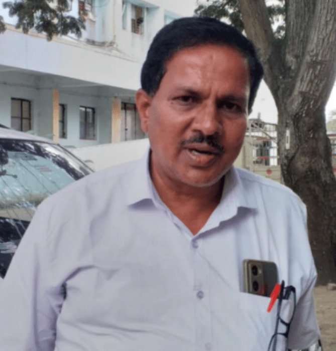 Chitradurga | Government School Headmaster Suspended for Throwing Acidic Powder on Second Grade Student