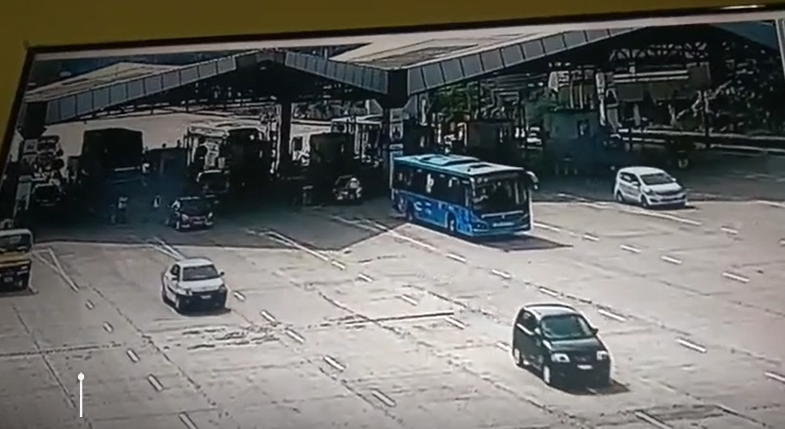 Bengaluru | Car Driver Collides with Toll Staff to Evade Payment