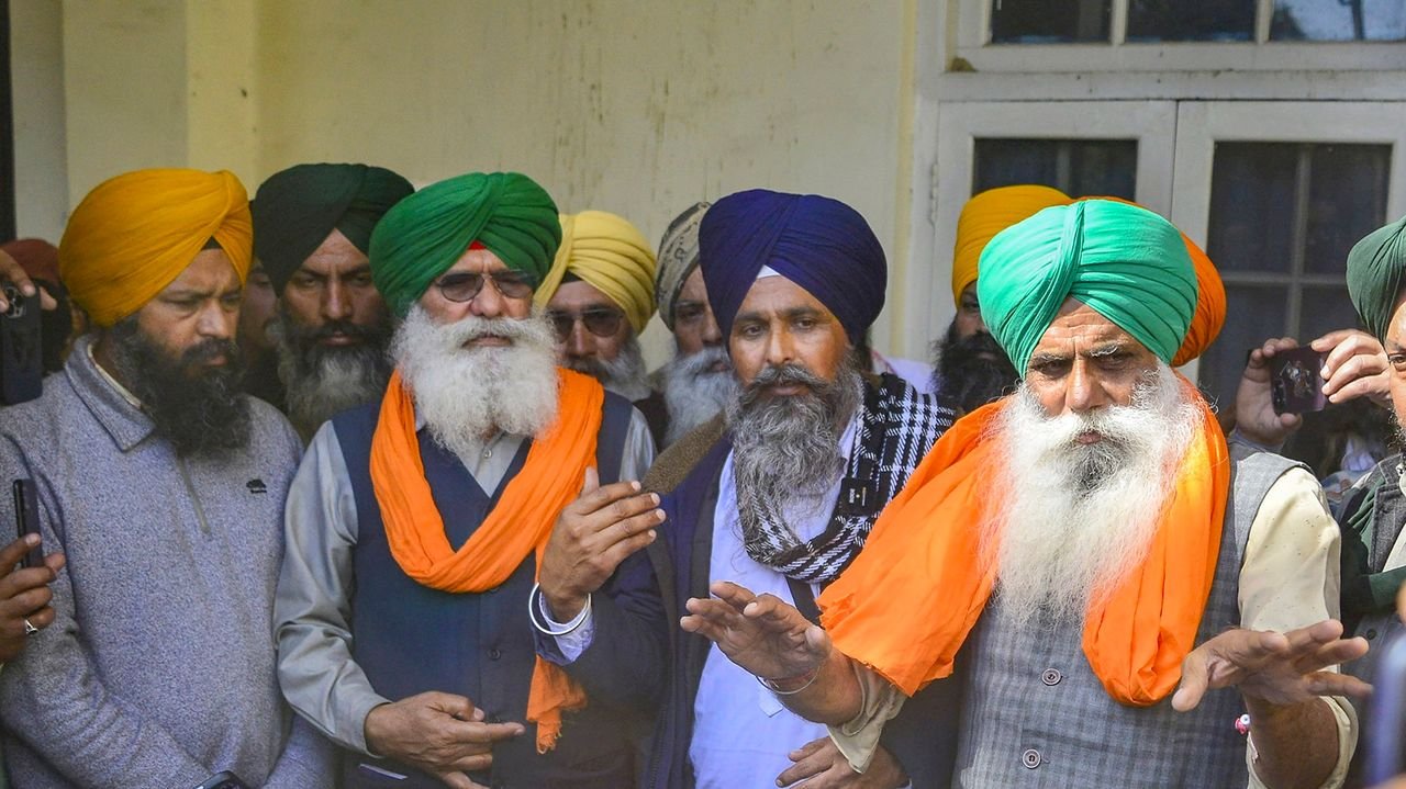 SKM to observe 'black day,' hold protests over death of farmer 1 SKM to observe 'black day,' hold protests over death of farmer