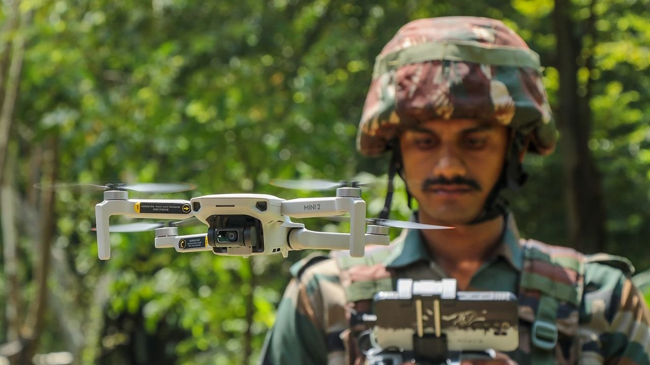 Indian Army opens fire on Pakistani drone near LoC in J-K's Poonch 1 Indian Army opens fire on Pakistani drone near LoC in J-K's Poonch