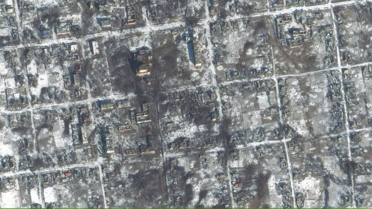 War in Ukraine at 2 years: Destruction seen from space - via radar 1 War in Ukraine at 2 years: Destruction seen from space - via radar
