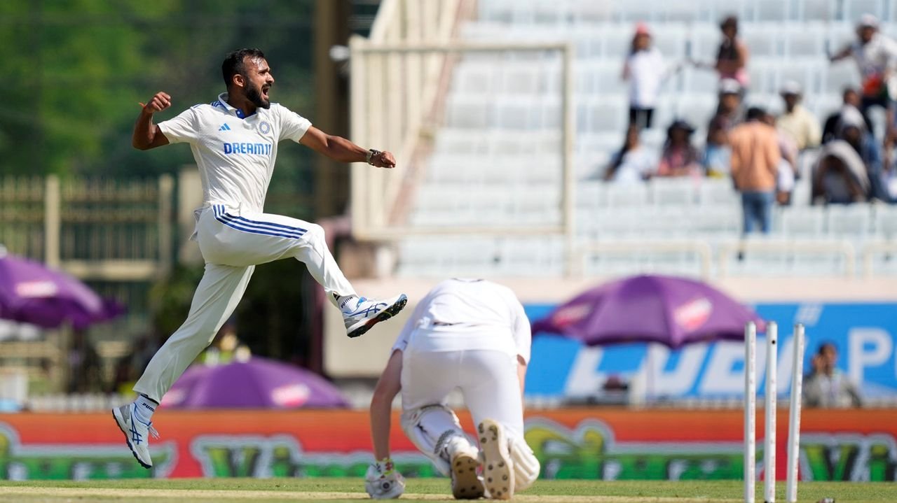 Akash Deep's sensational debut leaves England tottering at 112/5 at lunch 1 Akash Deep's sensational debut leaves England tottering at 112/5 at lunch