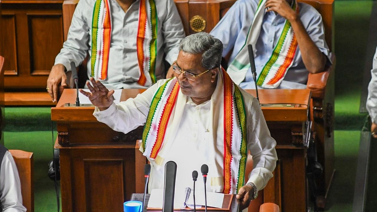 Integrating various modes of public transport will help reduce traffic jams: CM Siddaramaiah 1 Integrating various modes of public transport will help reduce traffic jams: CM Siddaramaiah