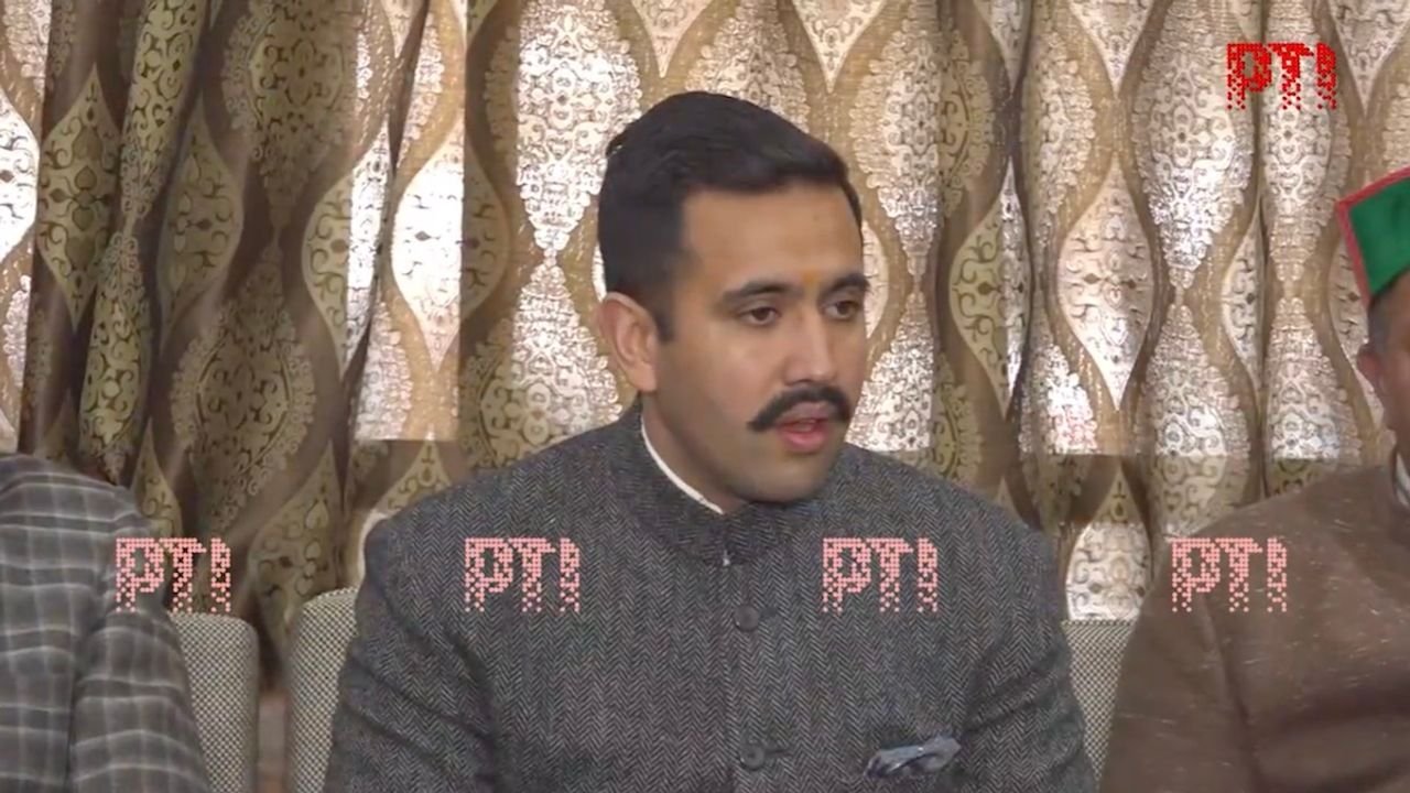Himachal Pradesh political crisis: Minister Vikramaditya Singh resigns 1 Himachal Pradesh political crisis: Minister Vikramaditya Singh resigns