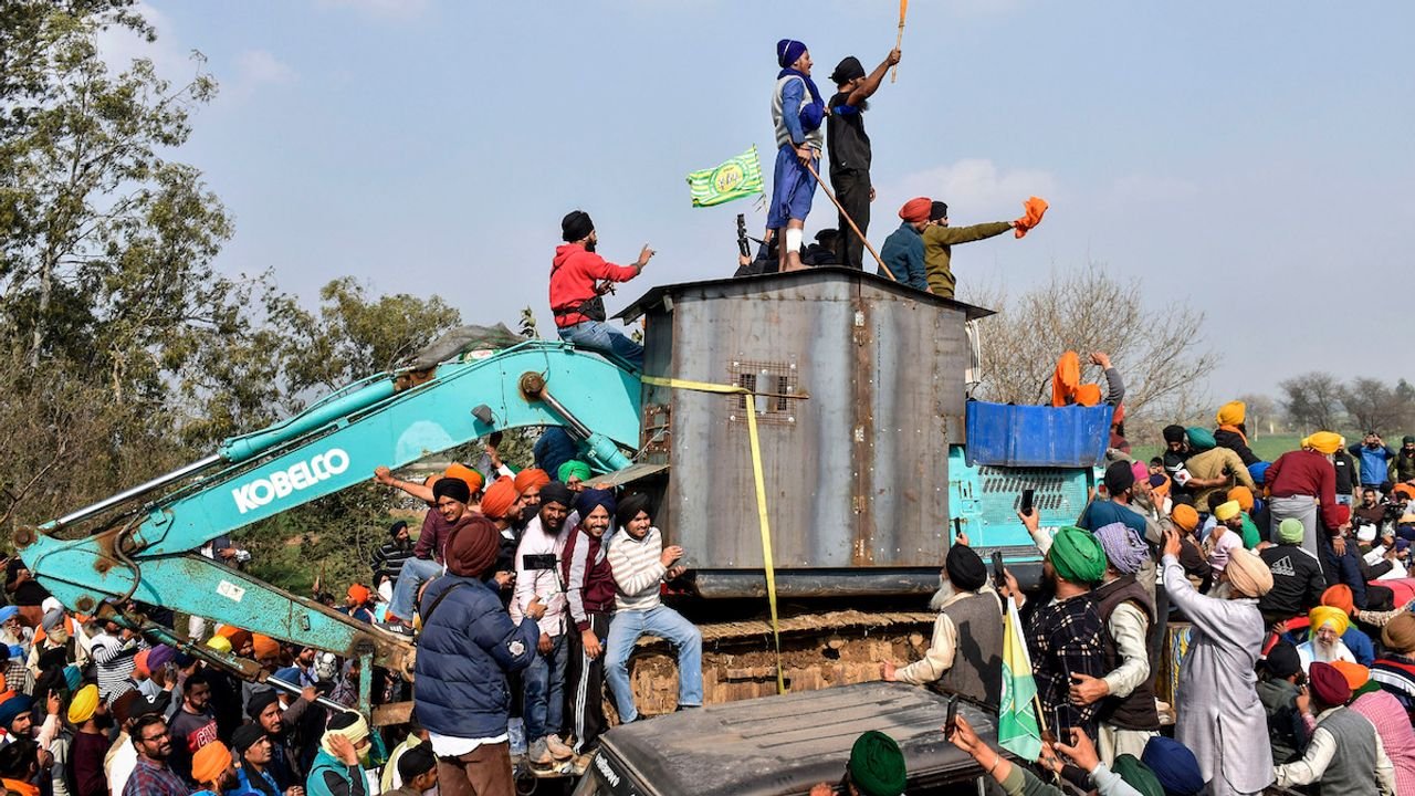 Withdraw JCB machines, else action to be taken: Haryana Police to excavator owners 1 Withdraw JCB machines, else action to be taken: Haryana Police to excavator owners