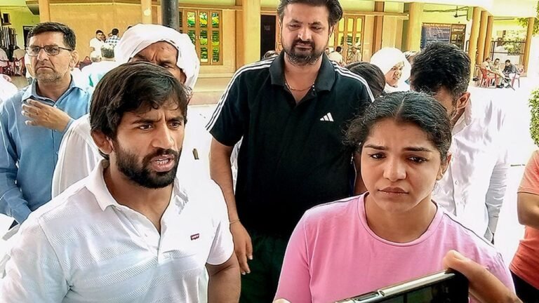 Sakshi, Bajrang accuse WFI of using devious means to get suspension lifted, threaten fresh protest 2 Sakshi, Bajrang accuse WFI of using devious means to get suspension lifted, threaten fresh protest