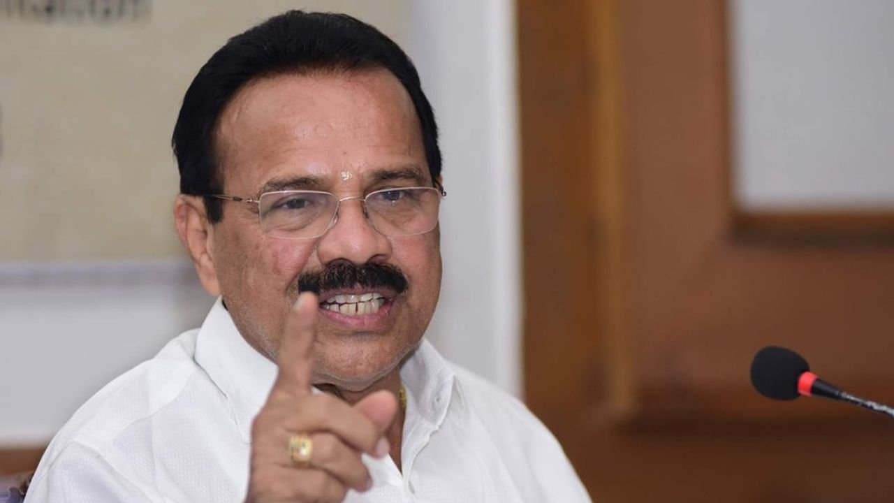 Won't join Congress, will work for Karnataka BJP's purification: Sadananda Gowda