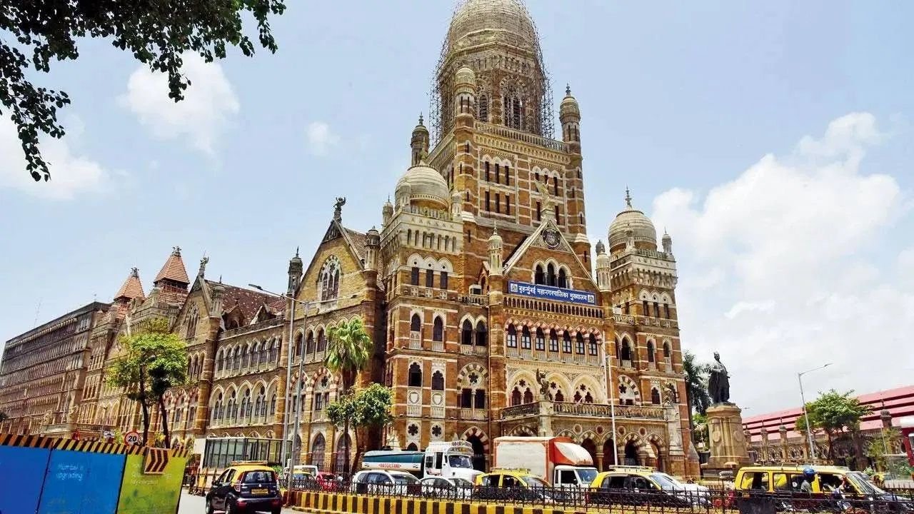 BMC's responsibility to ensure motorable roads in Mumbai: HC on accidents due to potholes 1 BMC's responsibility to ensure motorable roads in Mumbai: HC on accidents due to potholes