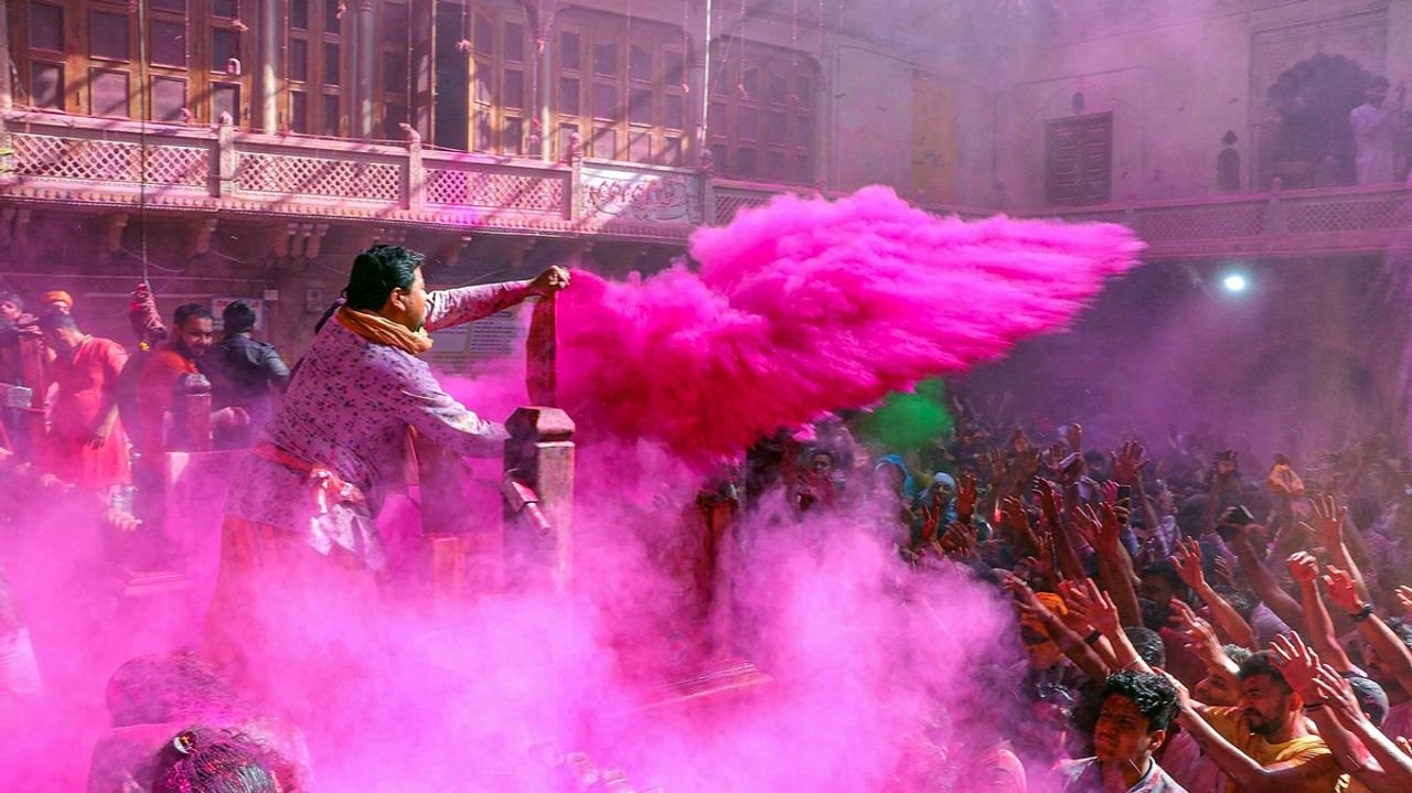 Riot of colours: Mathura celebrates Holi 1 Riot of colours: Mathura celebrates Holi