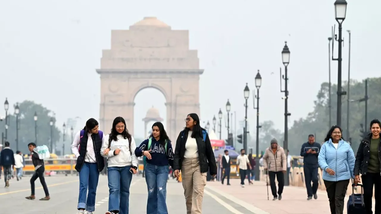 Delhi records minimum temperature of 8.8 deg C 1 Delhi records minimum temperature of 8.8 deg C
