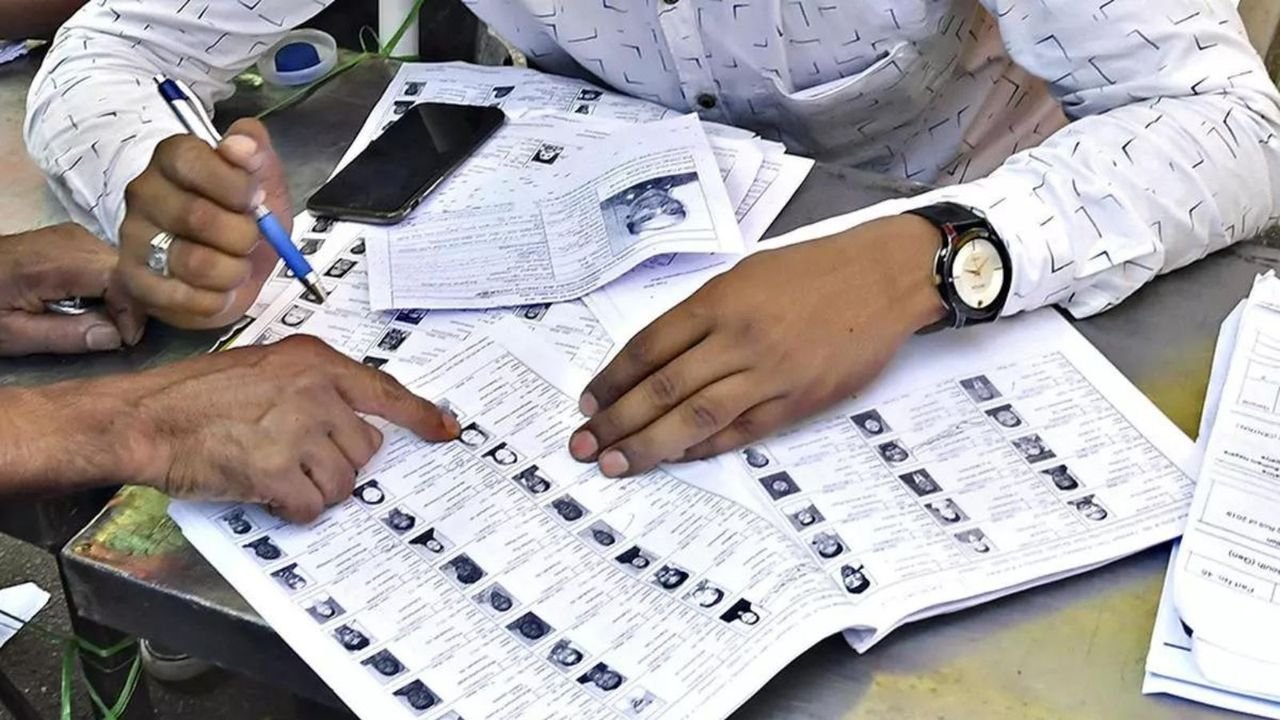 Parties in race to woo around 71 lakh young voters in Jharkhand 1 Parties in race to woo around 71 lakh young voters in Jharkhand