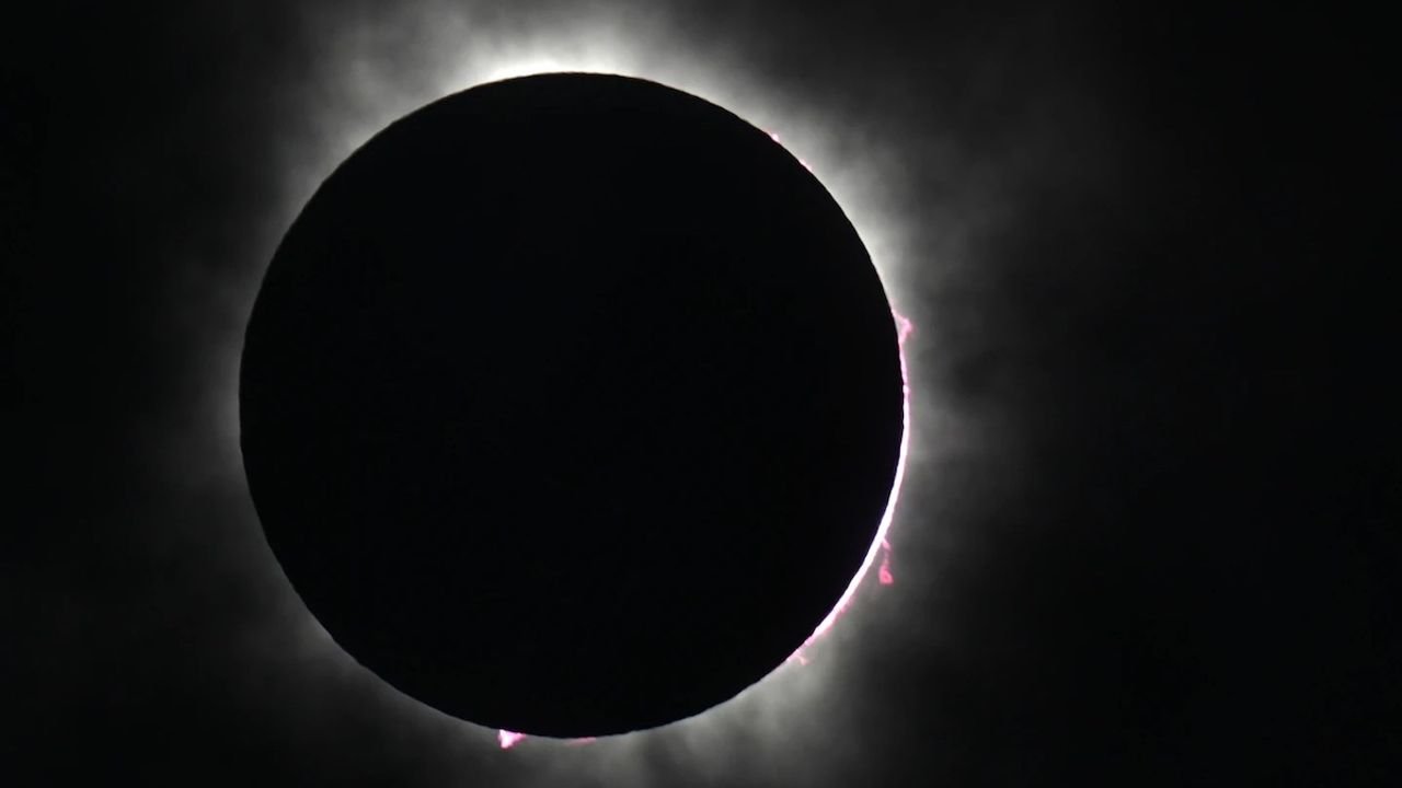 Stunning pictures of total solar eclipse on April 8, 2024