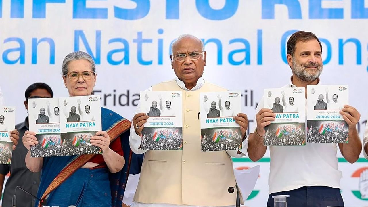 Congress manifesto promises probe into demonetisation, Rafale deal, electoral bonds scheme 1 Congress manifesto promises probe into demonetisation, Rafale deal, electoral bonds scheme