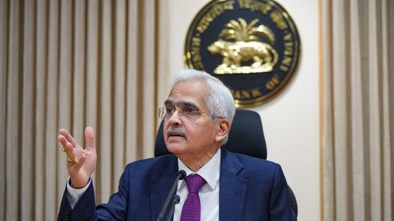 India building up gold reserves: Shaktikanta Das