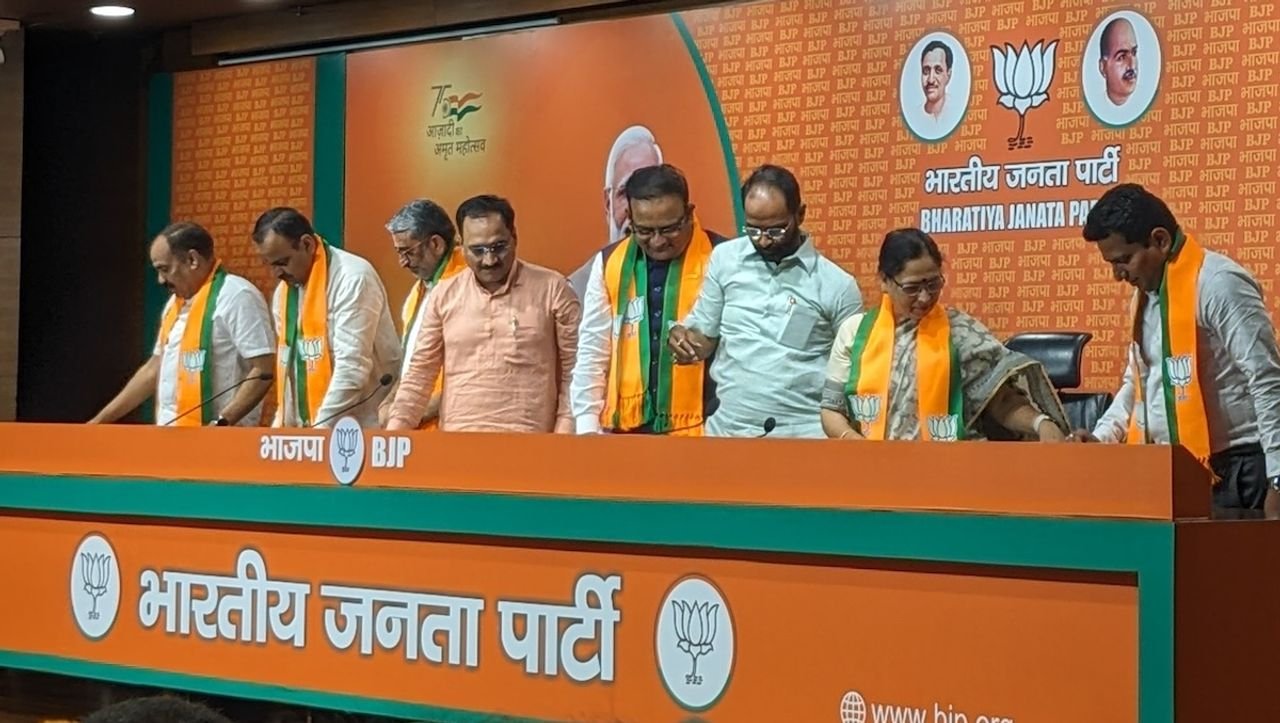 AAP MLA Kartar Singh Tanwar, former Delhi minister Raj Kumar Anand join BJP