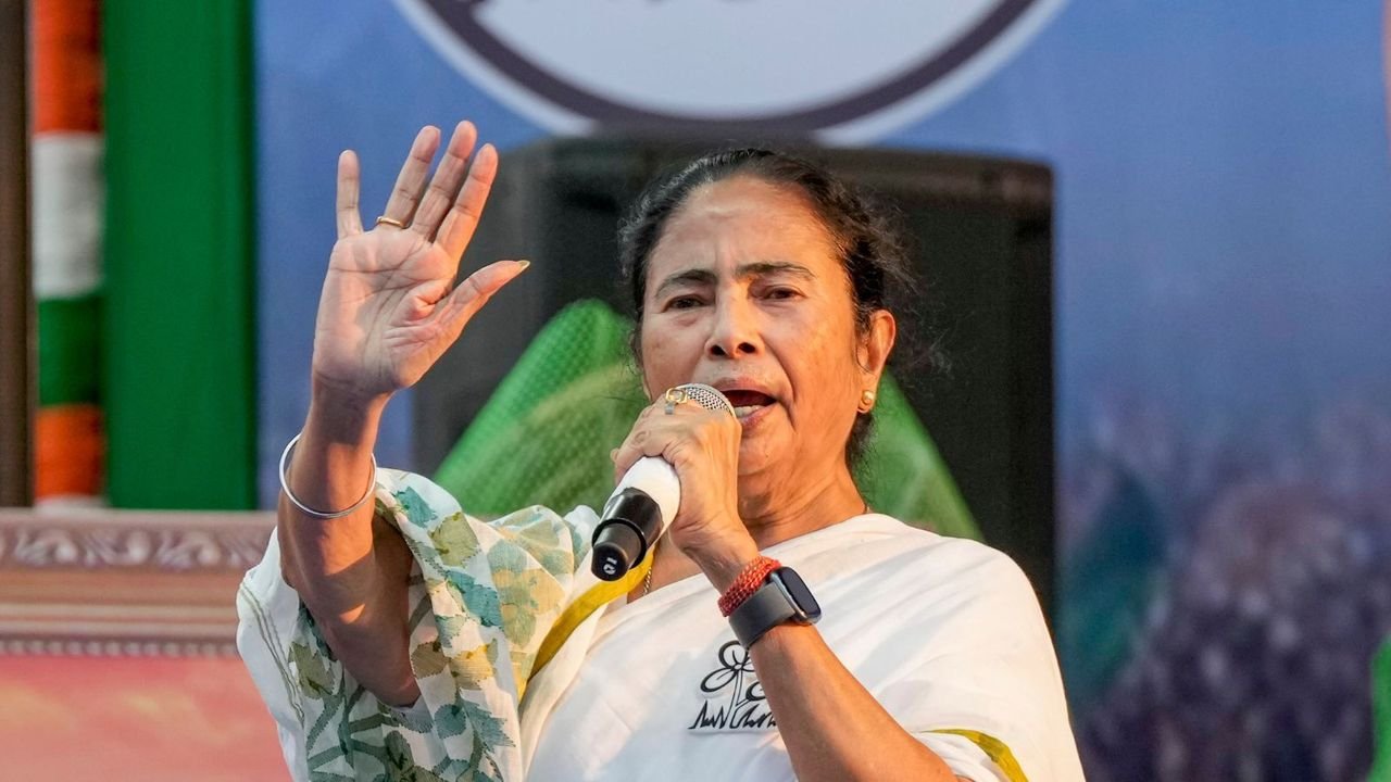 Mamata Banerjee to attend NITI Aayog meeting and 'skip' INDIA alliance 1 Mamata Banerjee to attend NITI Aayog meeting and 'skip' INDIA alliance