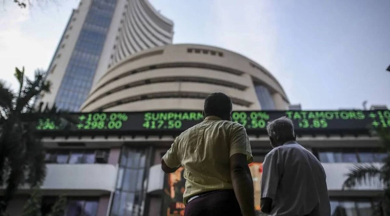 Sensex, Nifty bounce back after 3-day fall on buying in bank stocks 1 Sensex, Nifty bounce back after 3-day fall on buying in bank stocks