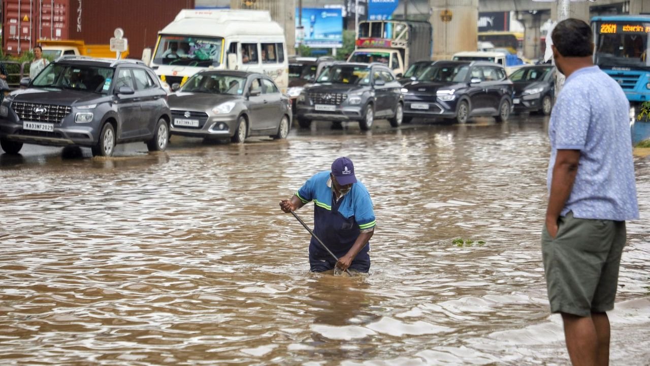 Schools closed as heavy rains cripple normal life in Bengaluru 1 Schools closed as heavy rains cripple normal life in Bengaluru
