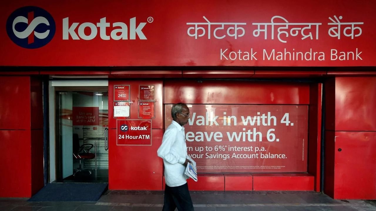 Markets give up initial gains dragged by sharp fall in Kotak Bank, unabated foreign fund outflows 1 Markets give up initial gains dragged by sharp fall in Kotak Bank, unabated foreign fund outflows