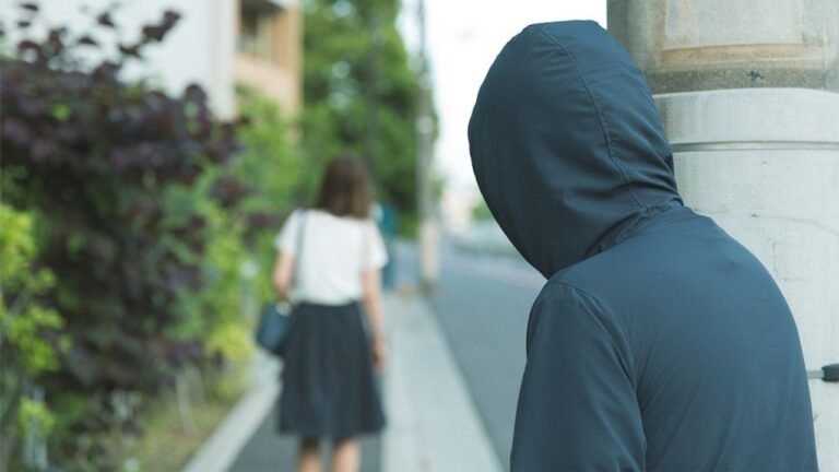 Stalking rates in Australia are still shockingly high – one simple strategy might help 1 Stalking rates in Australia are still shockingly high – one simple strategy might help
