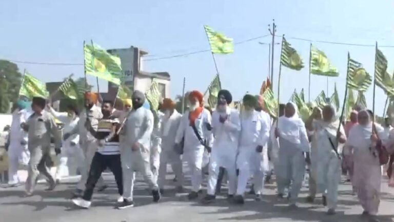 Punjab: Farmers hold protest against 'tardy' paddy purchase