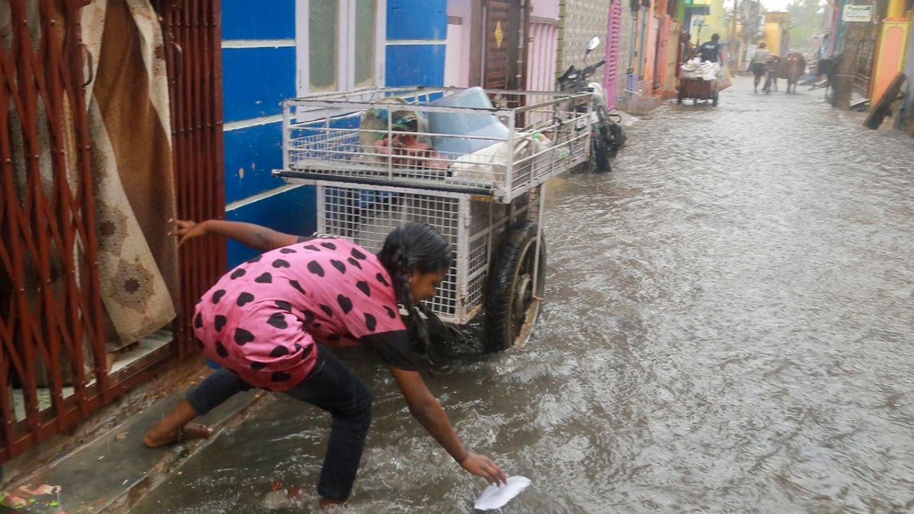 Several areas in Odisha receive rainfall, Dana weakens into low pressure area 1 Several areas in Odisha receive rainfall, Dana weakens into low pressure area