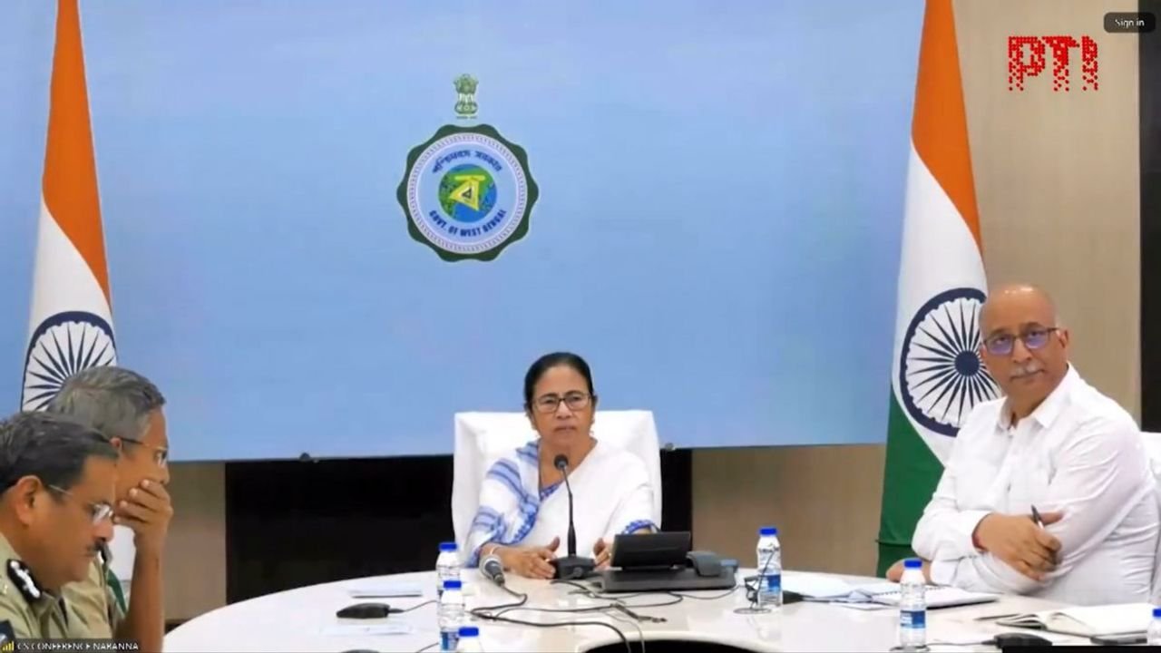 One dead in cyclone Dana in West Bengal: Mamata Banerjee 1 One dead in cyclone Dana in West Bengal: Mamata Banerjee