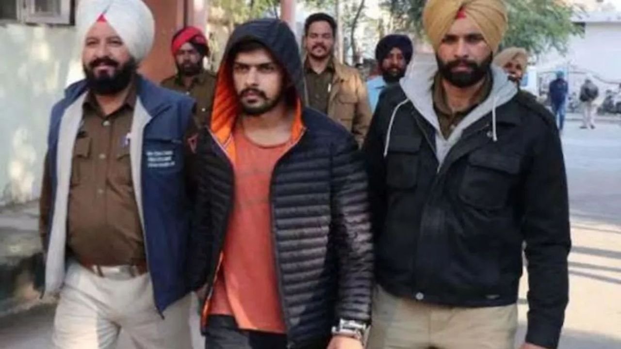 Lawrence Bishnoi interview: 7 Punjab Police personnel suspended 1 Lawrence Bishnoi interview: 7 Punjab Police personnel suspended