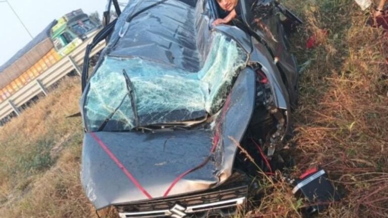 Couple killed in road accident on Delhi-Mumbai Expressway 7 Couple killed in road accident on Delhi-Mumbai Expressway